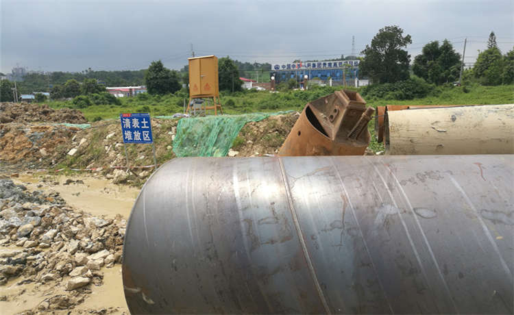鋼材場(chǎng)Q235B打樁鋼護(hù)筒，DN2100mm螺旋管，螺旋管廠，16螺旋管廠家